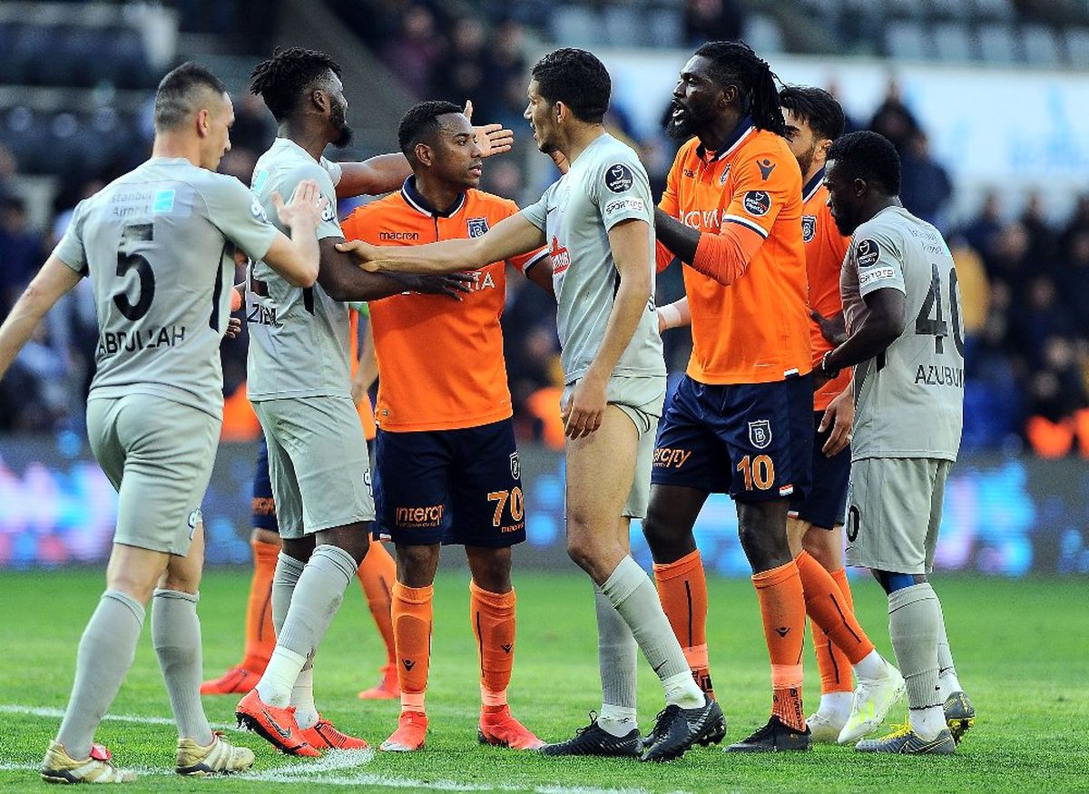 Başakşehir ile Galatasaray Arasındaki Fark 3\'e Düştü