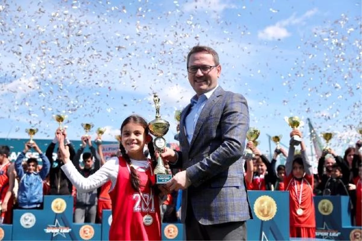 Başakşehir Spor Ligi\'nde Ödüller Sahiplerini Buldu