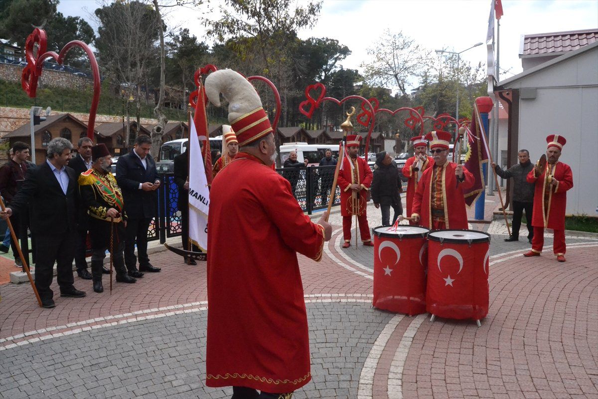 Bilecik Belediyesi Hizmet Binasındaki Minyatür Tabloların Kaldırılması