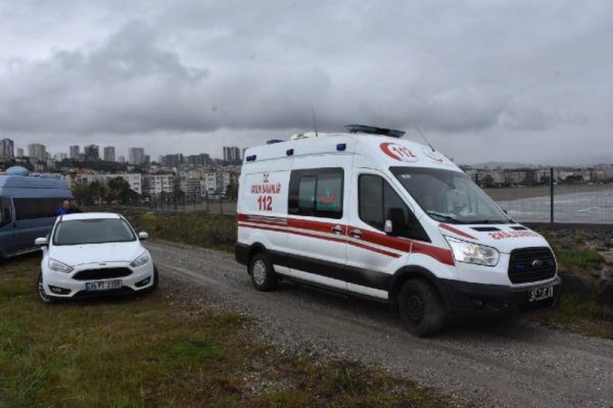Denize Düşen Genç Kızı, Polis Kurtardı