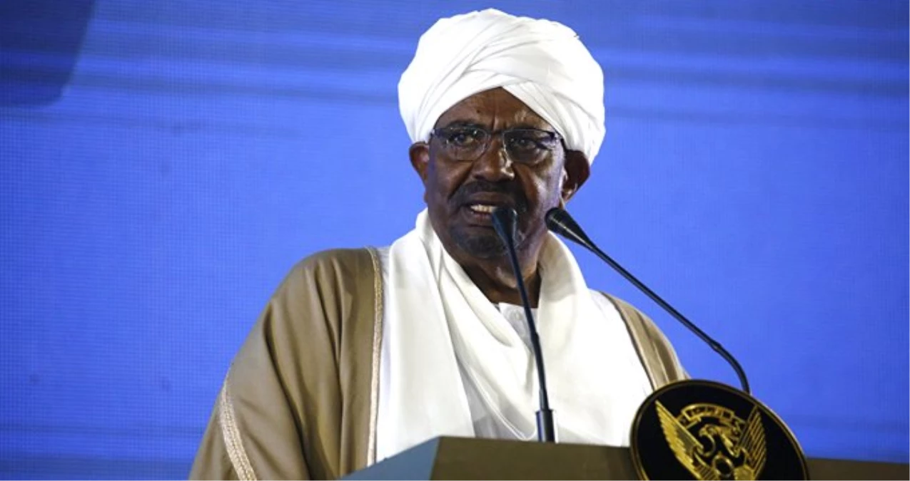 Devrik Sudan Lideri Beşir\'in Evinde 130 Milyon Dolardan Fazla Nakit Bulundu