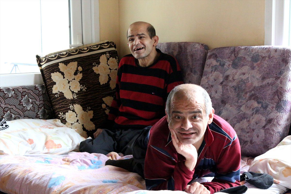 Gülsüm Nine, Hayatını Engelli 2 Oğluna Adadı