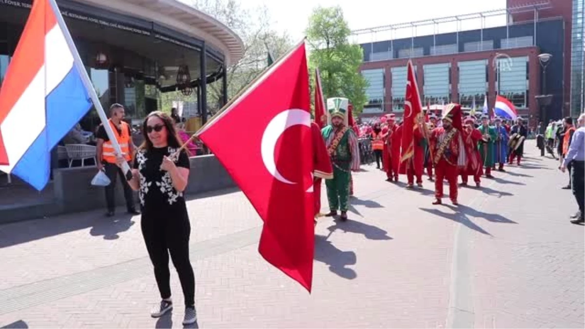Hollanda\'da 10. Türk Günü Yürüyüşü