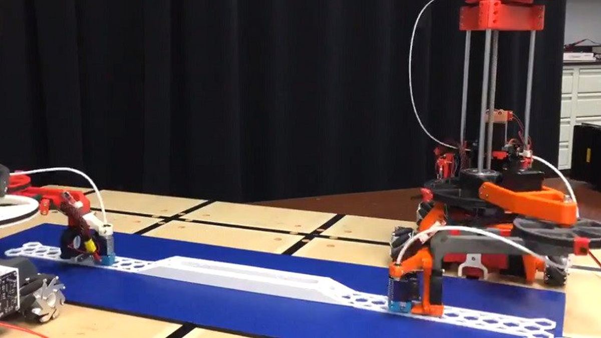 İki 3d Yazıcı Robotun İşbirliğini Gösteren Video