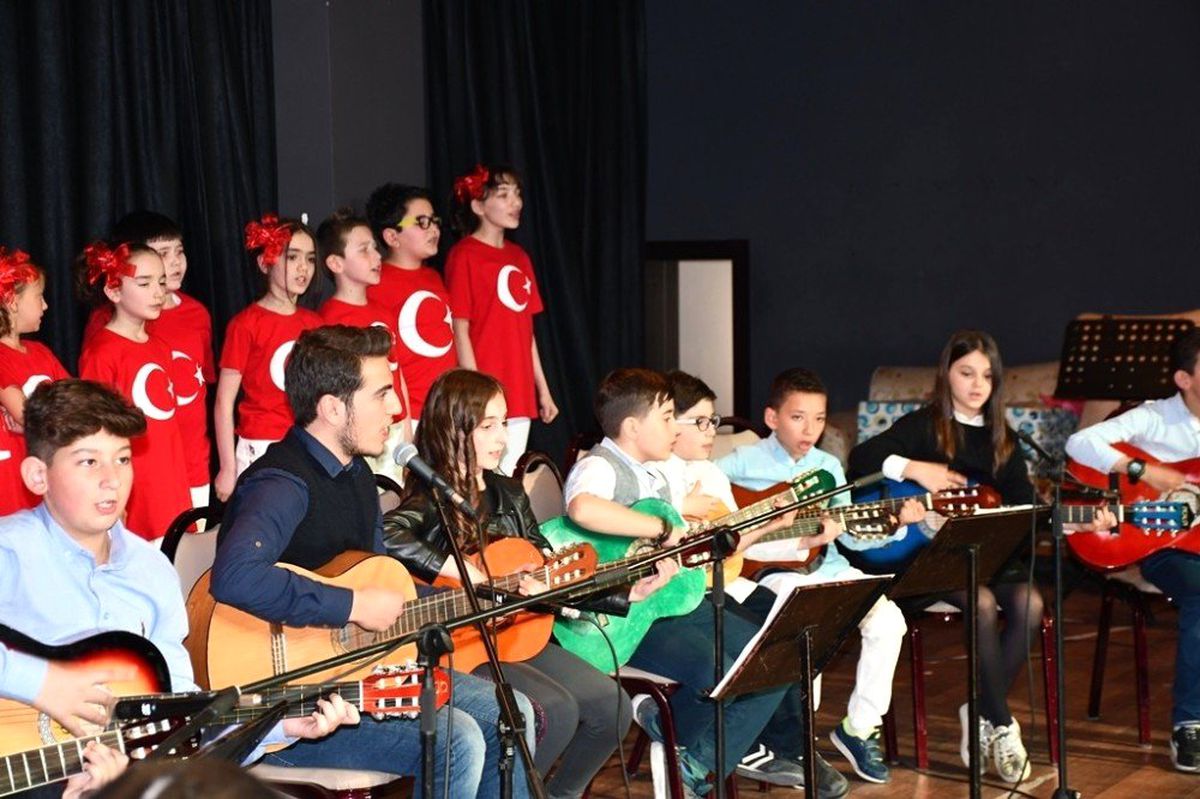 İnegöl\'de 23 Nisan Coşkusu Başladı