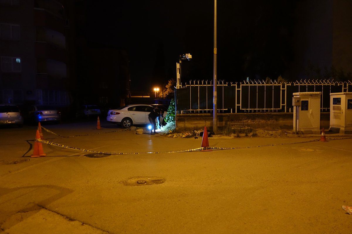 İzmir\'de NATO Lojmanlarına Pompalı Tüfekle Ateş Açıldı