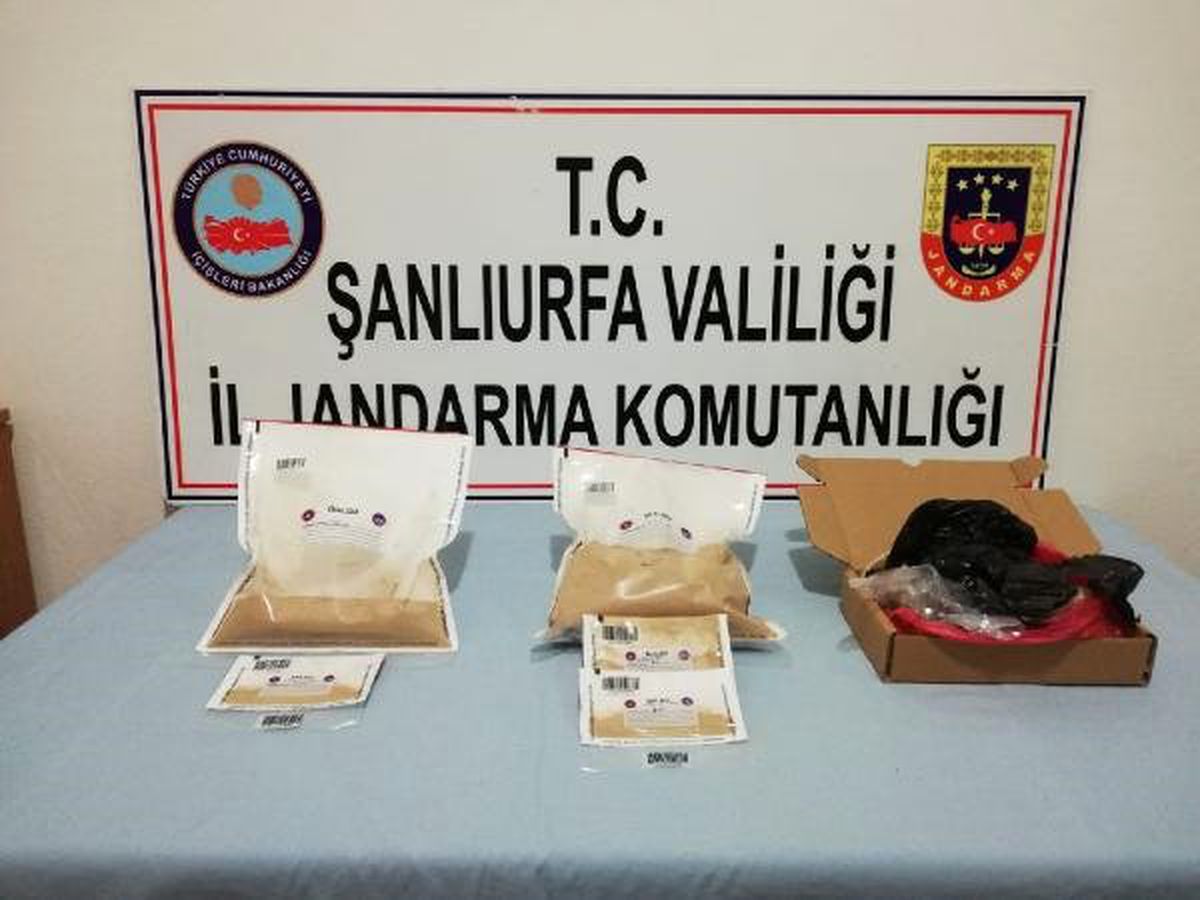 Köpek Kulübesinde 1,5 Kilo Eroin Ele Geçti