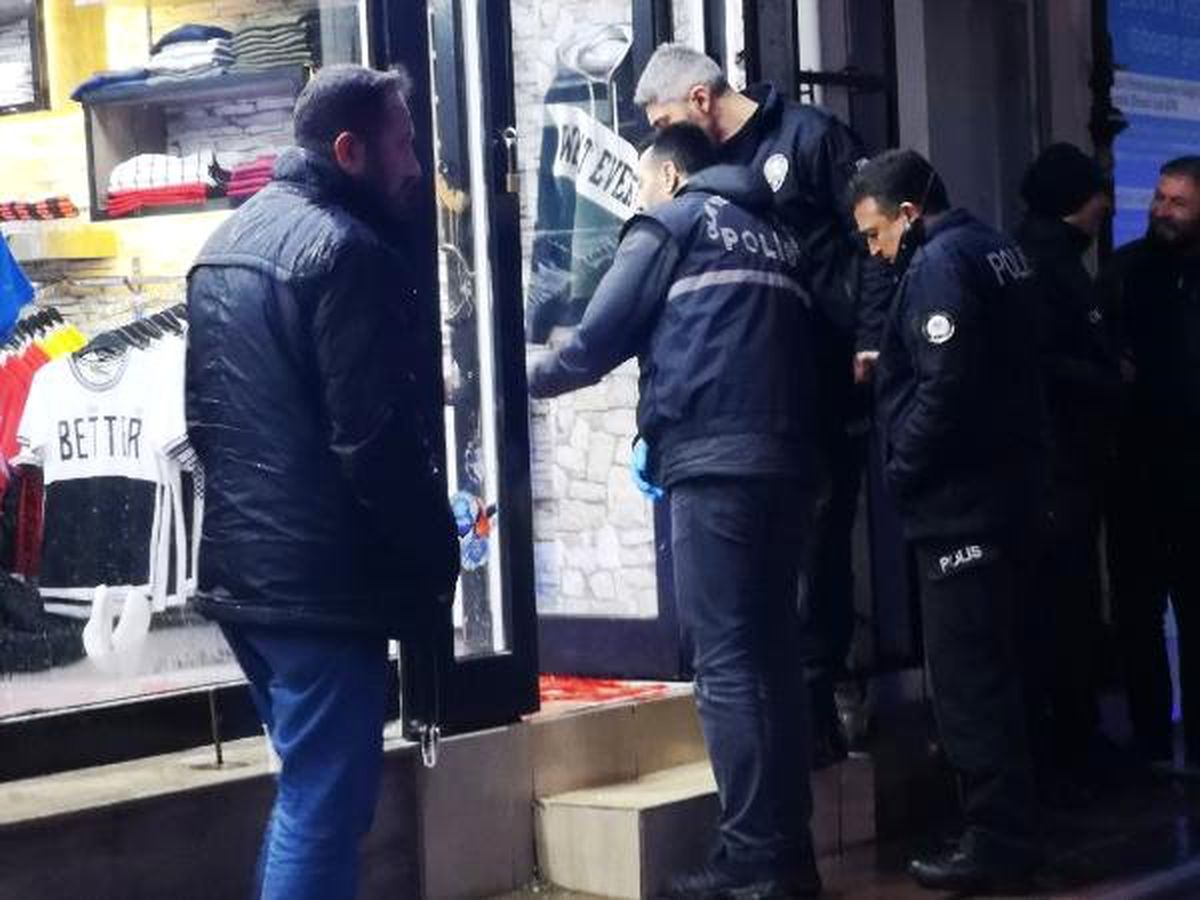 Mağazada Bıçaklı Kavga: 1 Yaralı