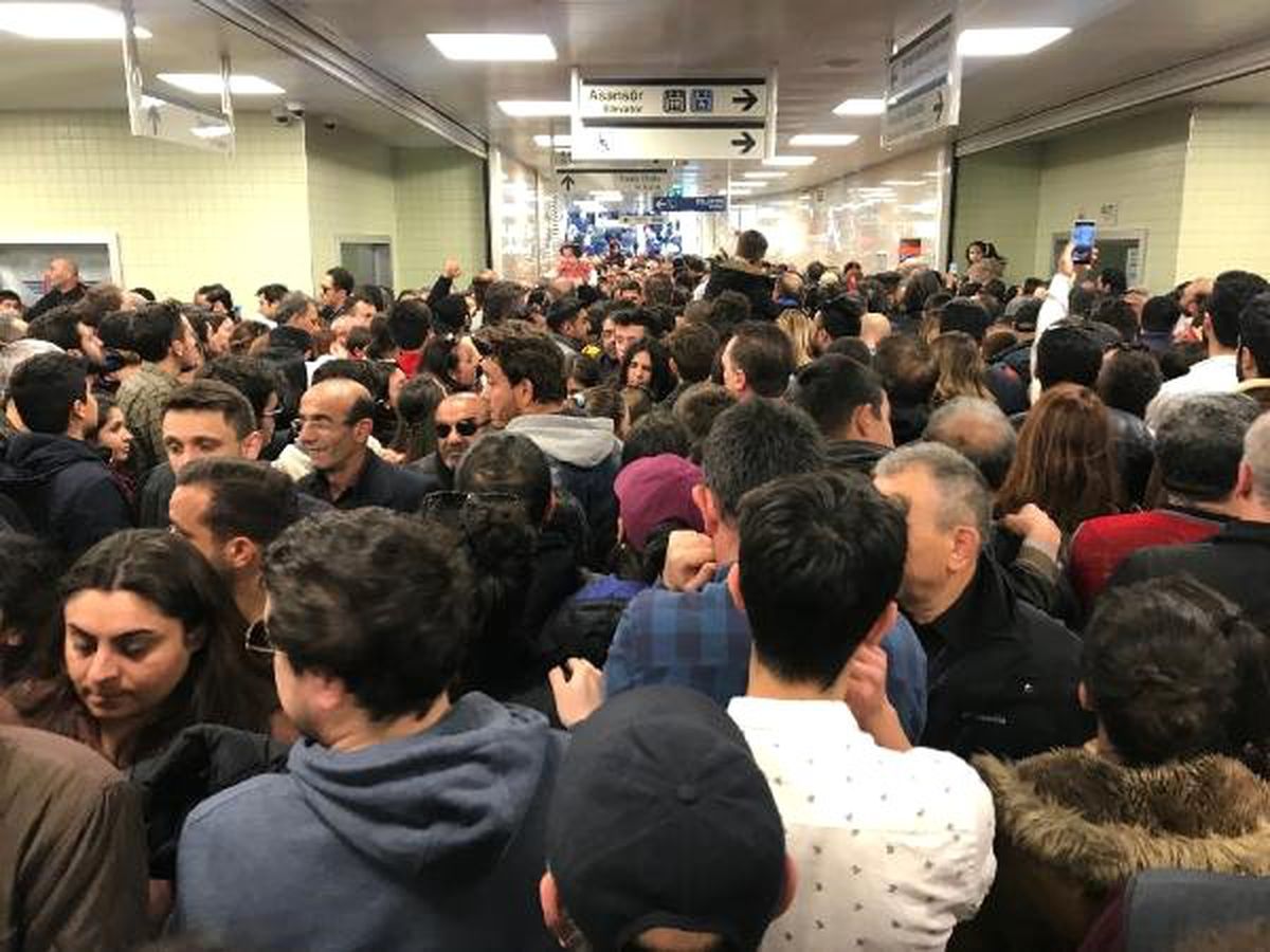 Miting Nedeniyle Marmaray İstasyonunda Yoğunluk Yaşandı