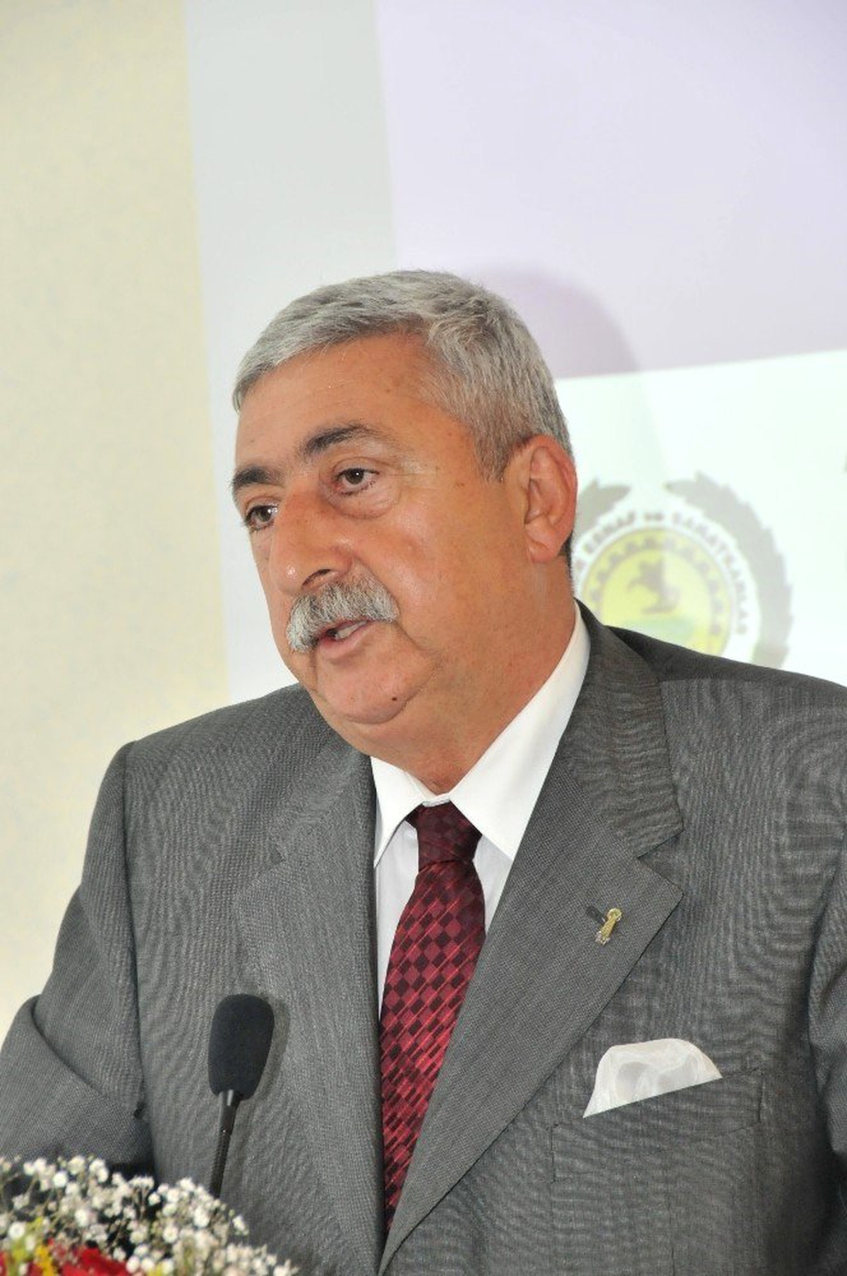 Palandöken, "Faizleri ve Fiyatları Düşürün"