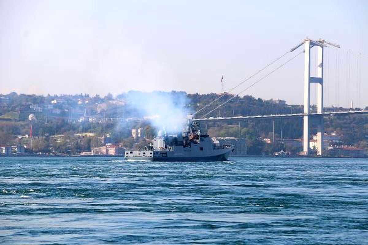 Rus Savaş Gemisi Boğaz\'dan Geçti