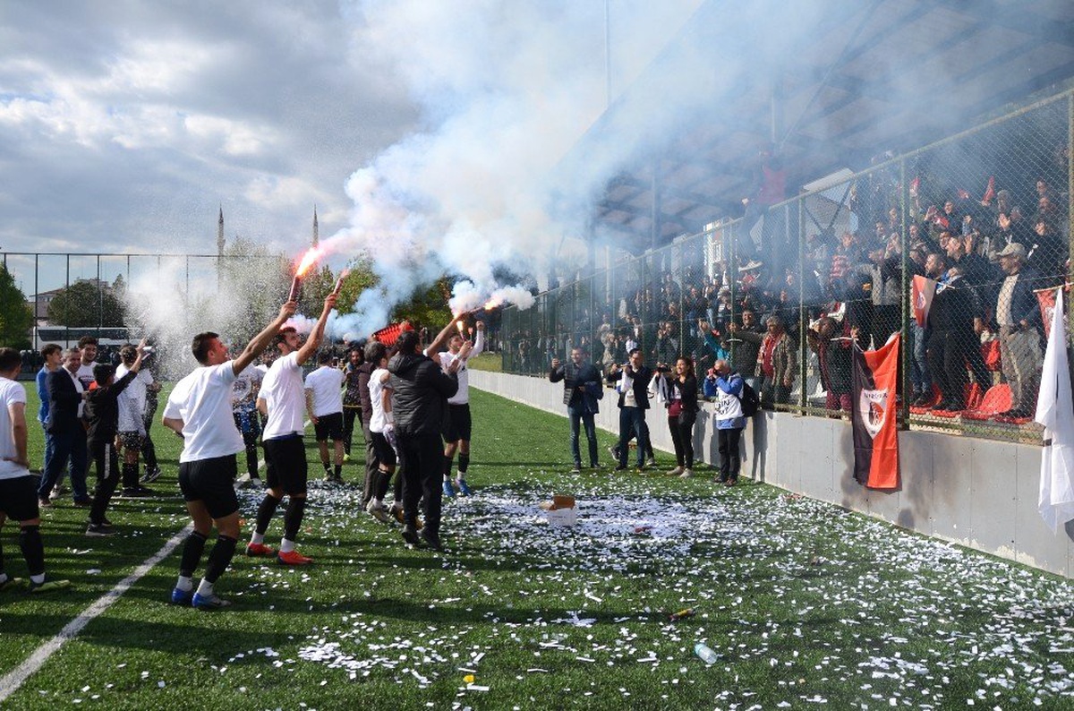 Sarayköyspor\'da Şampiyonluk Coşkusu