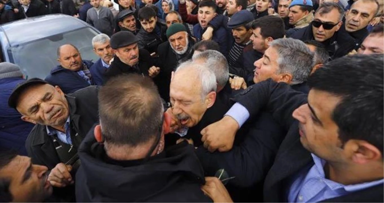 CHP Lideri Kemal Kılıçdaroğu, Ankara\'da Şehit Cenazesinde Saldırıya Uğradı