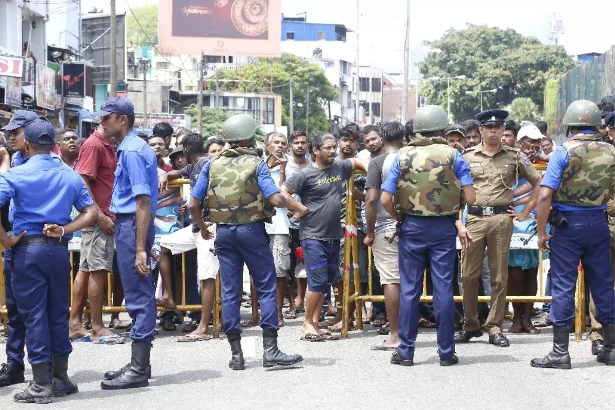 Sri Lanka\'nın Başkenti Colombo ile Batticaloa ve Negombo Şehirlerinde 3 Kilise ve 3 Otelde Meydana...