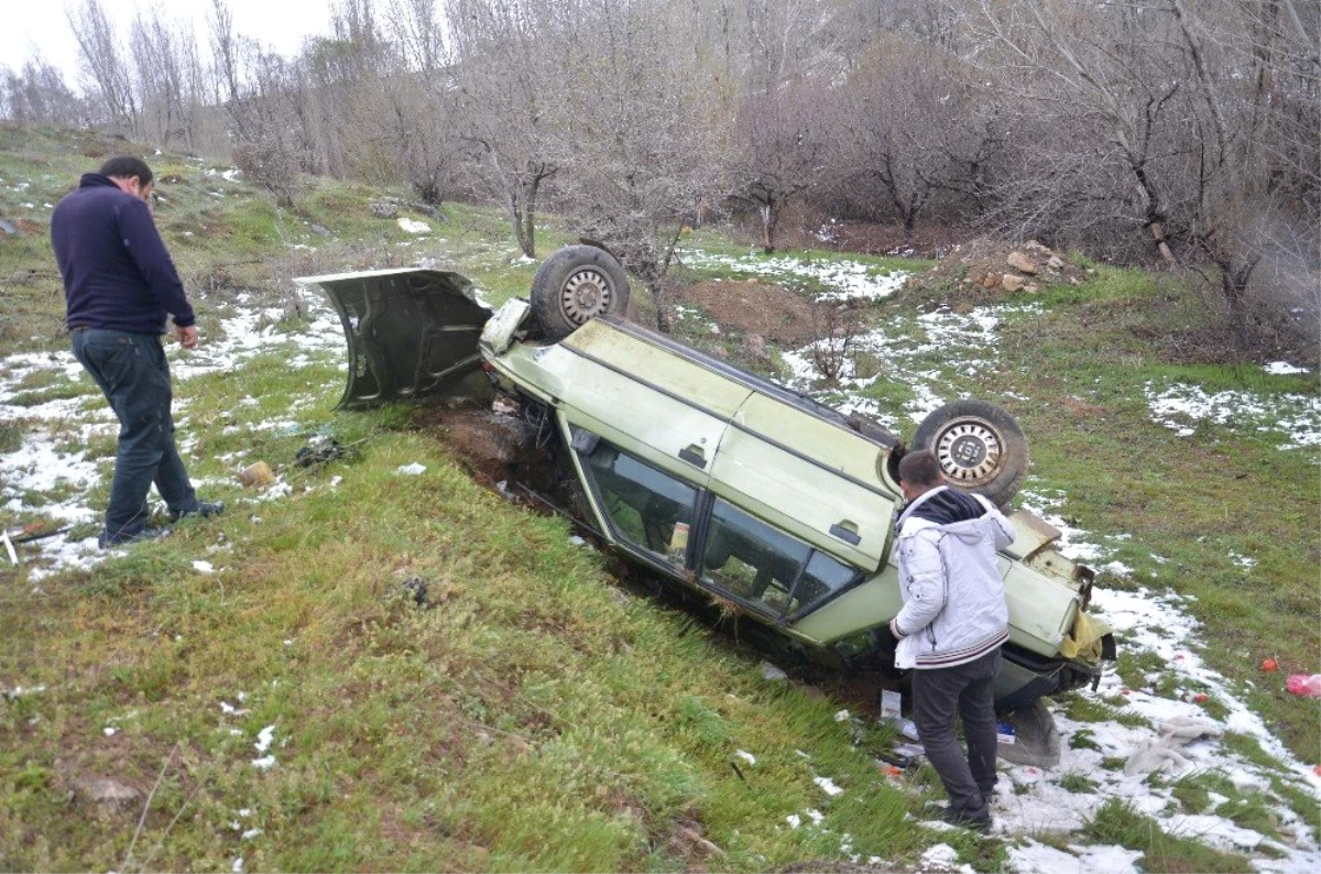 Takla Atan Otomobil Dere Yatağına Uçtu: 1 Yaralı