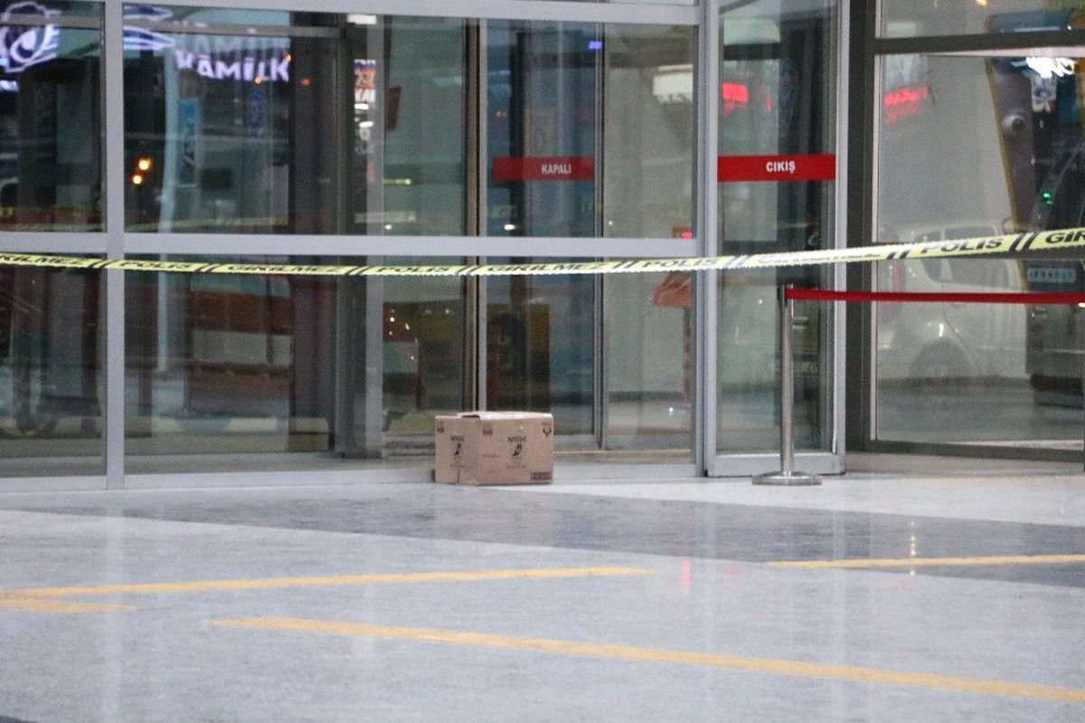 Terminalde Unutulan Kutu Paniğe Neden Oldu