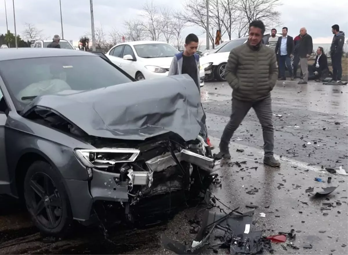 Trabzonsporlu Oyuncu Hüseyin Türkmen Kaza Yaptı