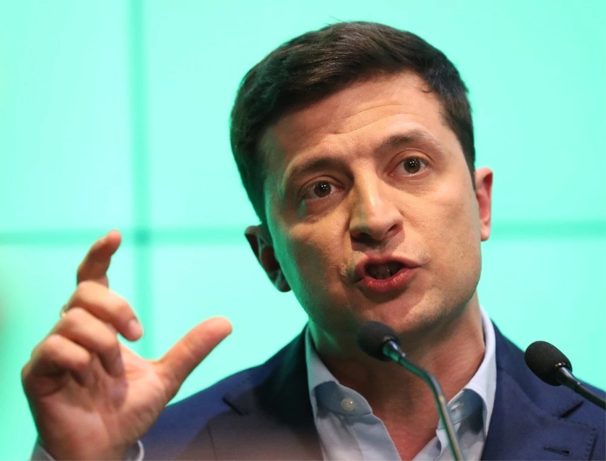 Ukrayna\'da Seçimin Galibi Komedyen Zelenskiy