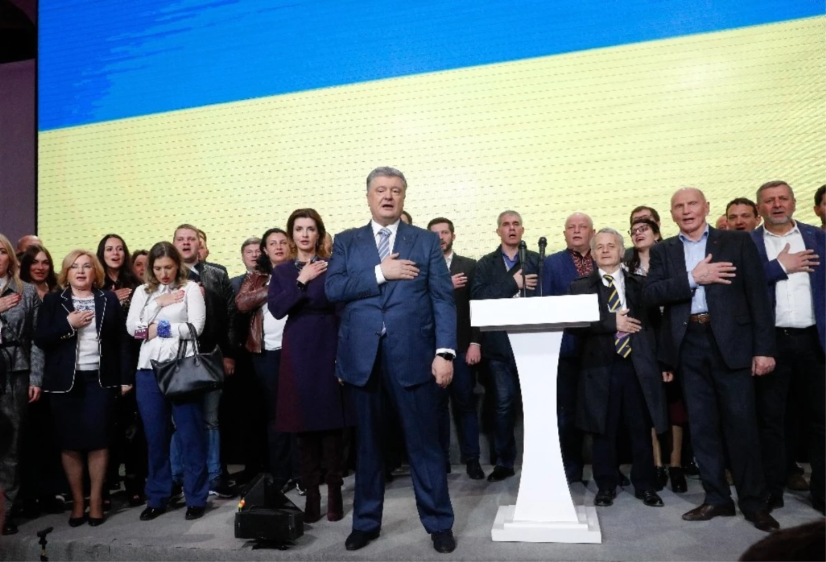 Ukrayna\'da Seçimin Galibi Komedyen Zelenskiy