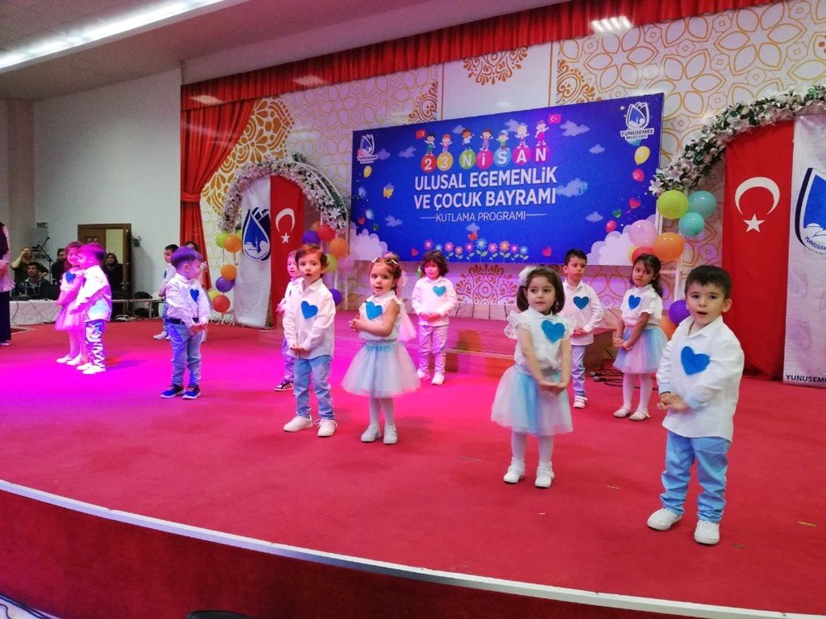 Yunusemreli Çocuklar 23 Nisan\'ı Kutladı