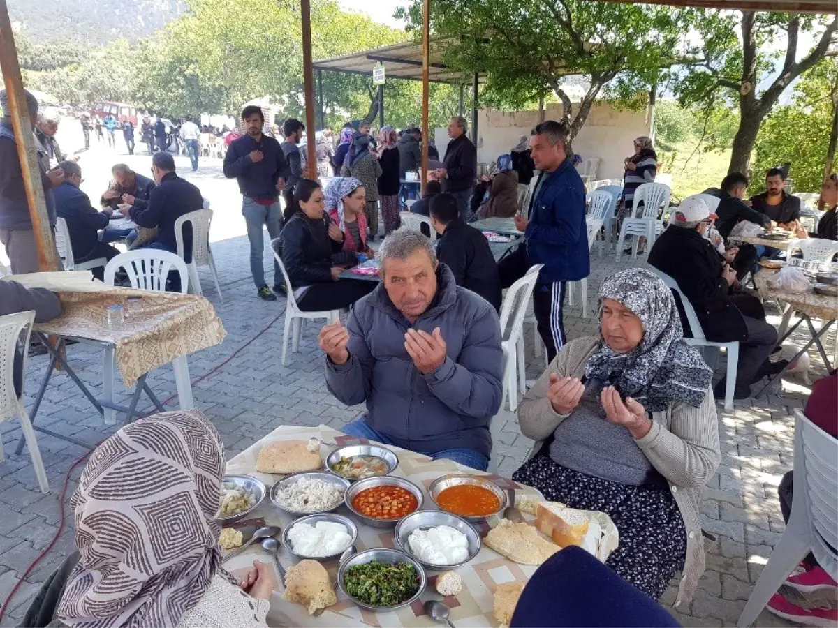 4 Asırlık Keşkek Geleneği Binlerce Kişiyi Buluşturdu