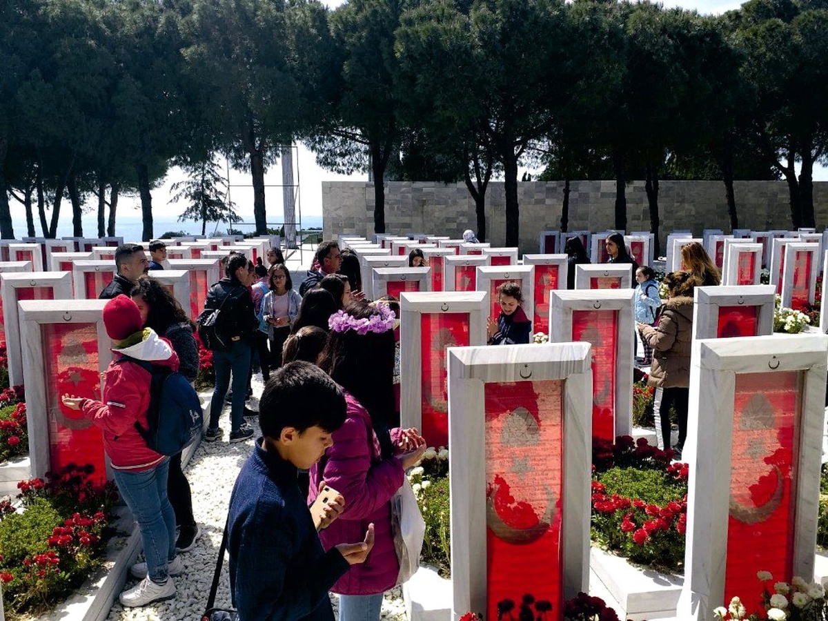 Altıeylül Belediyesinden Başarılı Öğrencilere Ödül