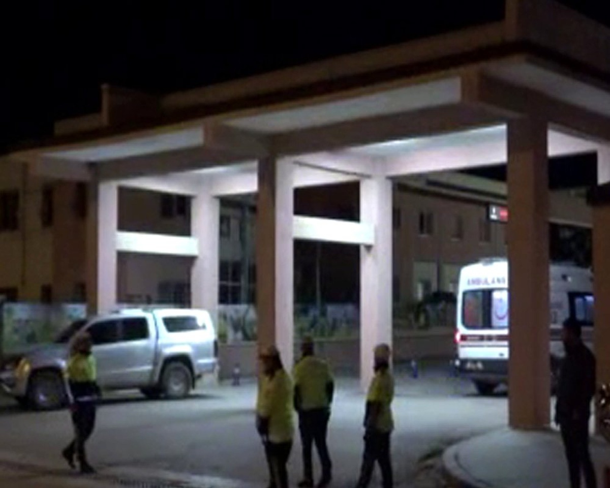 Azez\'de Yaralanan 5 Polis ile 2 Öso Askeri Kilis\'e Getirildi