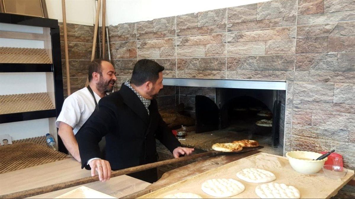 Başkan Arı, Güne Esnaf Ziyaretleriyle Başladı