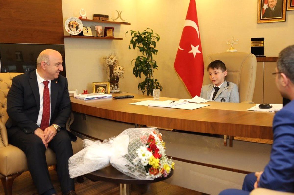 Başkan Bıyık, Koltuğu Devretti