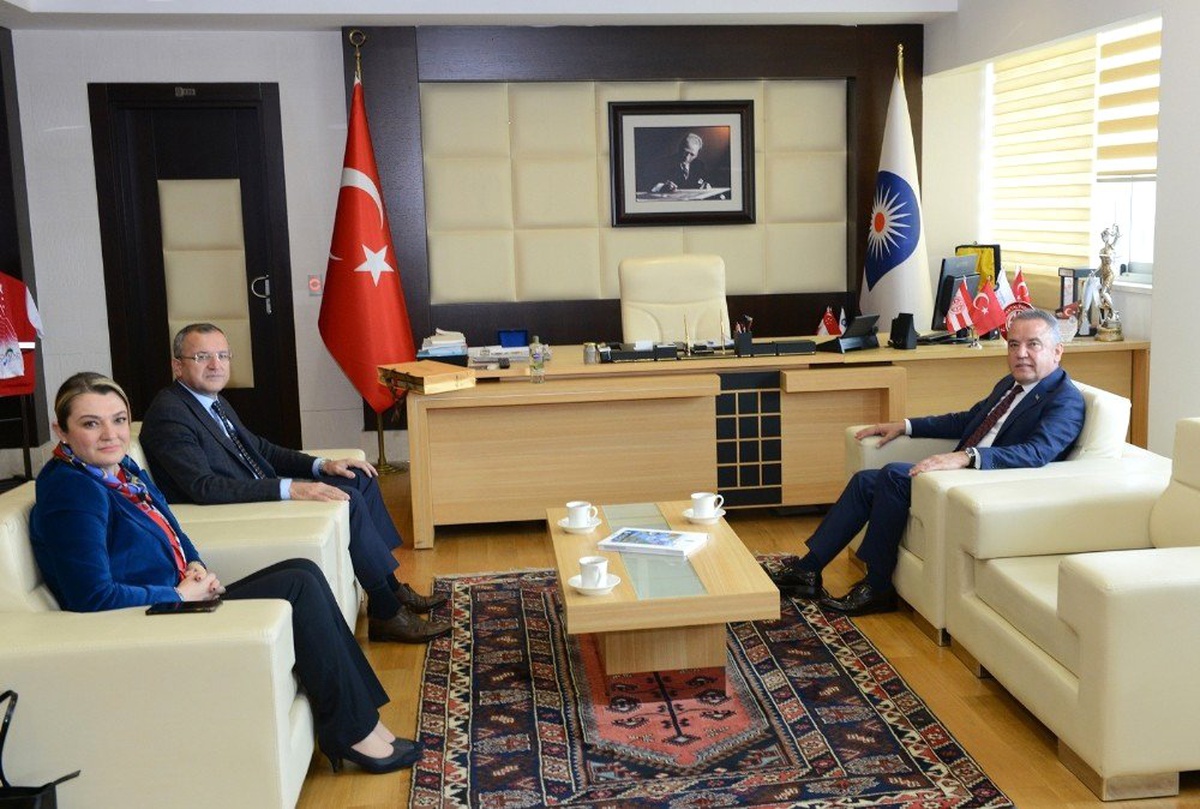 Başkan Böcek Asat\'ı Ziyaret Etti