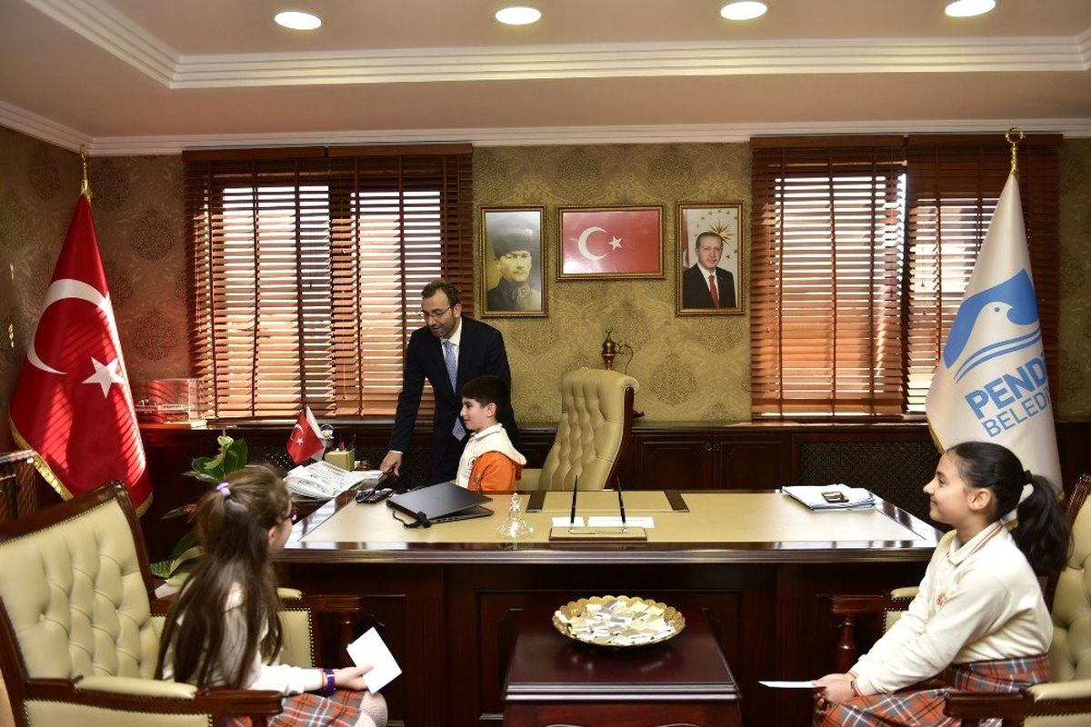 Başkan Cin\'den 23 Nisan Sürprizi