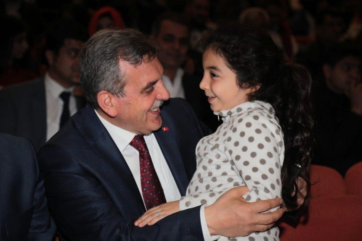 Beyazgül\'den 23 Nisan Mesajı