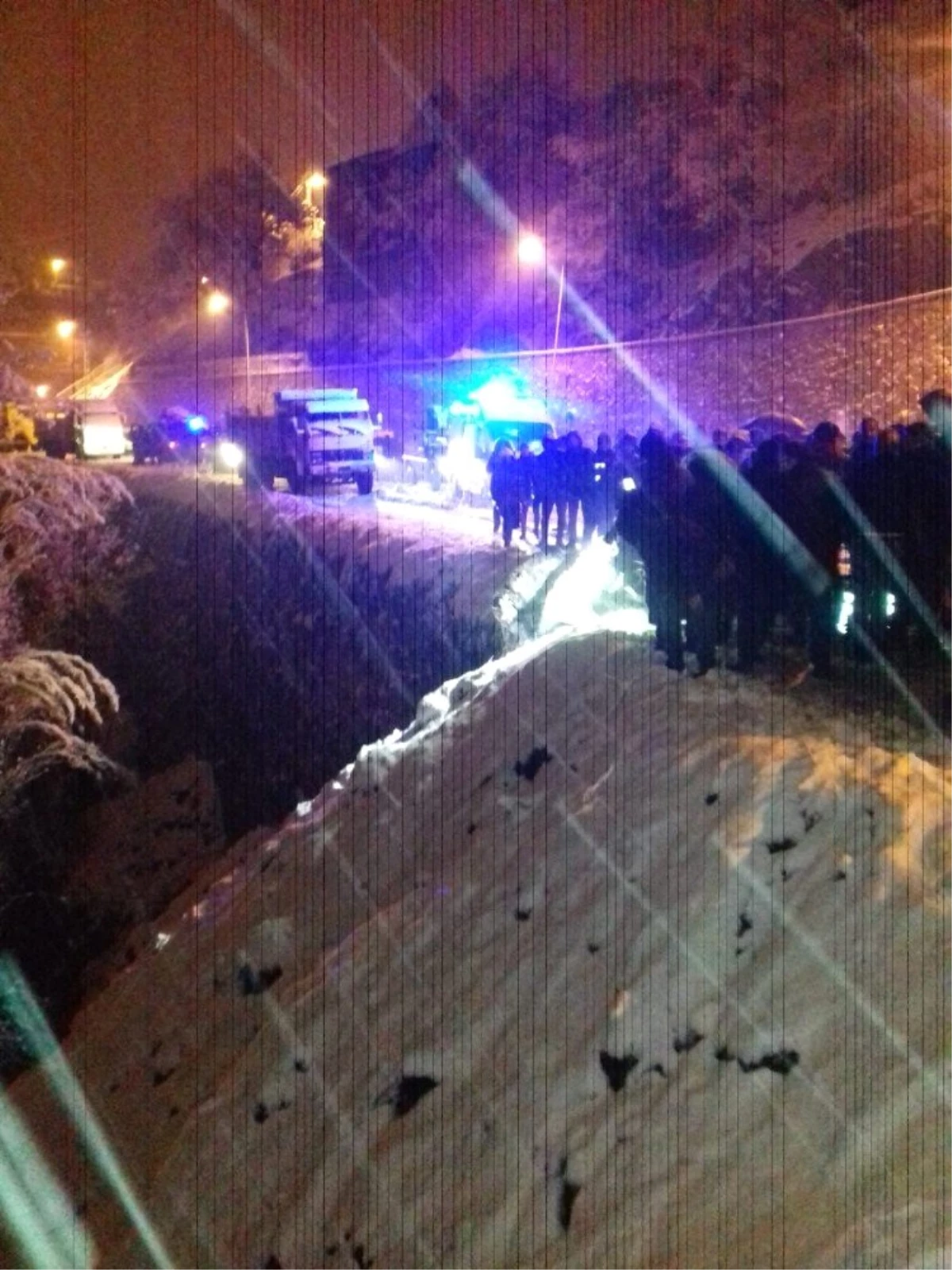 Bitlis\'te İntihara Teşebbüs Eden Vatandaş, Polisler Tarafından Son Anda Kurtarıldı
