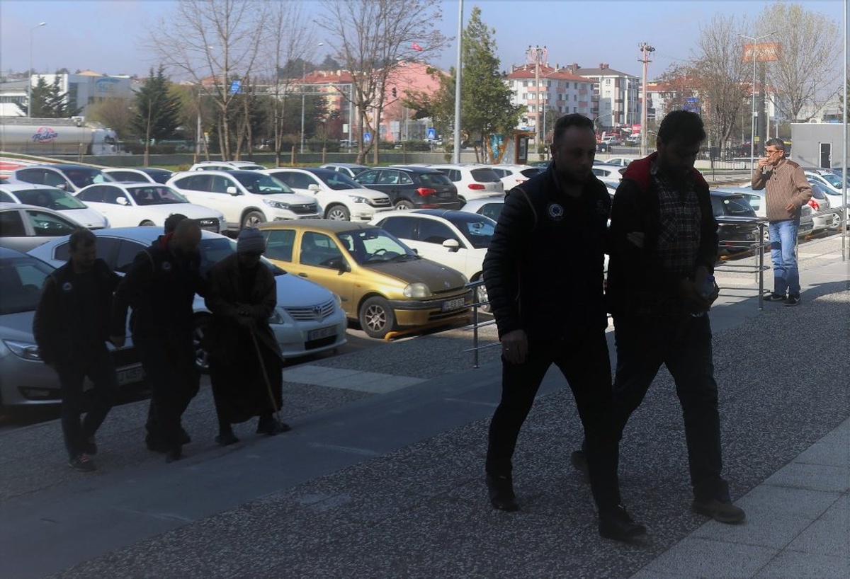 Bolu\'da Deaş Operasyonunda Gözaltına Alınan 3 Kişi Tutuklandı