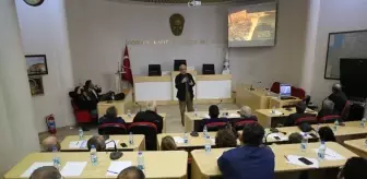 Burhaniye' de Kuzey Ege Arkeoloji Araştırma ve Uygulama Merkezi Paneli Düzenlendi