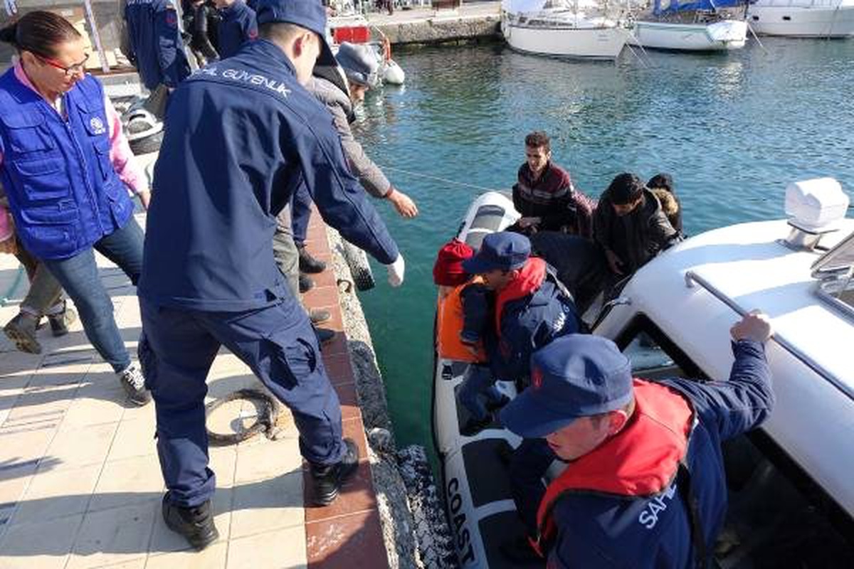 Çanakkale\'de 53 Kaçak Göçmen Yakalandı