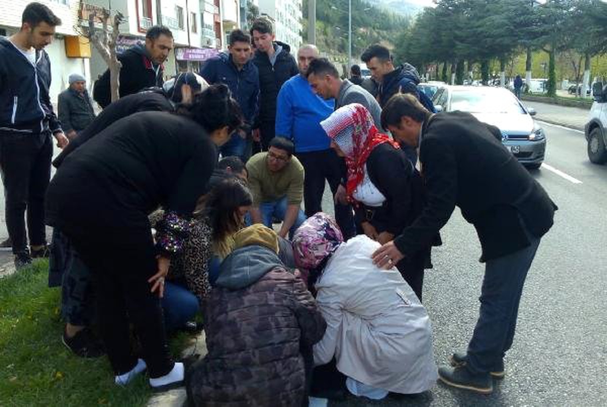 Çarşı İznine Çıkan Askerlere Minibüs Çarptı: 2 Yaralı