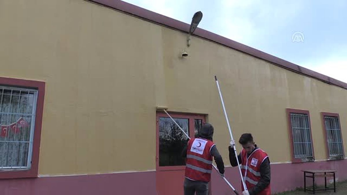 Çocukların "Çifte Bayram"I İçin Çalışıyorlar