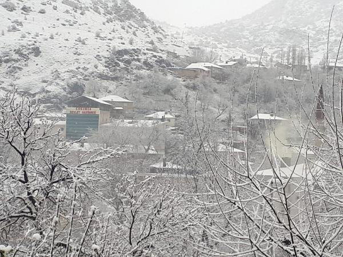 Çukurca\'ya Nisan Karı