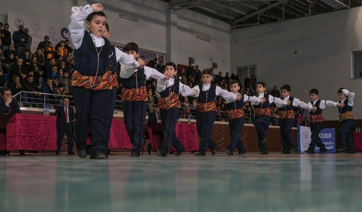 Dadaşlar Halk Oyunları Duayenlerini Unutmadı