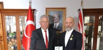 Dr. Suat Günsel'e, 'Vatan Evladı' Ödülü Altın Madalya Takıldı