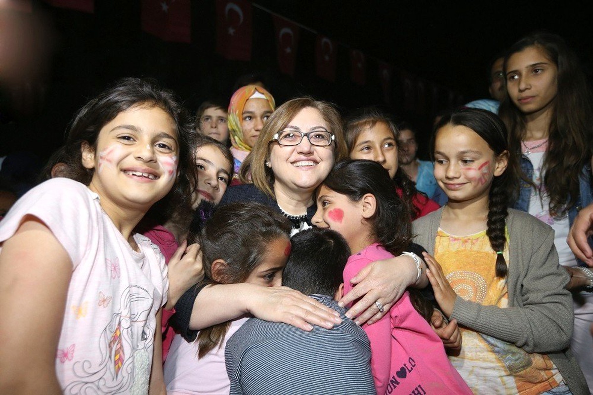 Fatma Şahin\'den 23 Nisan Kutlaması