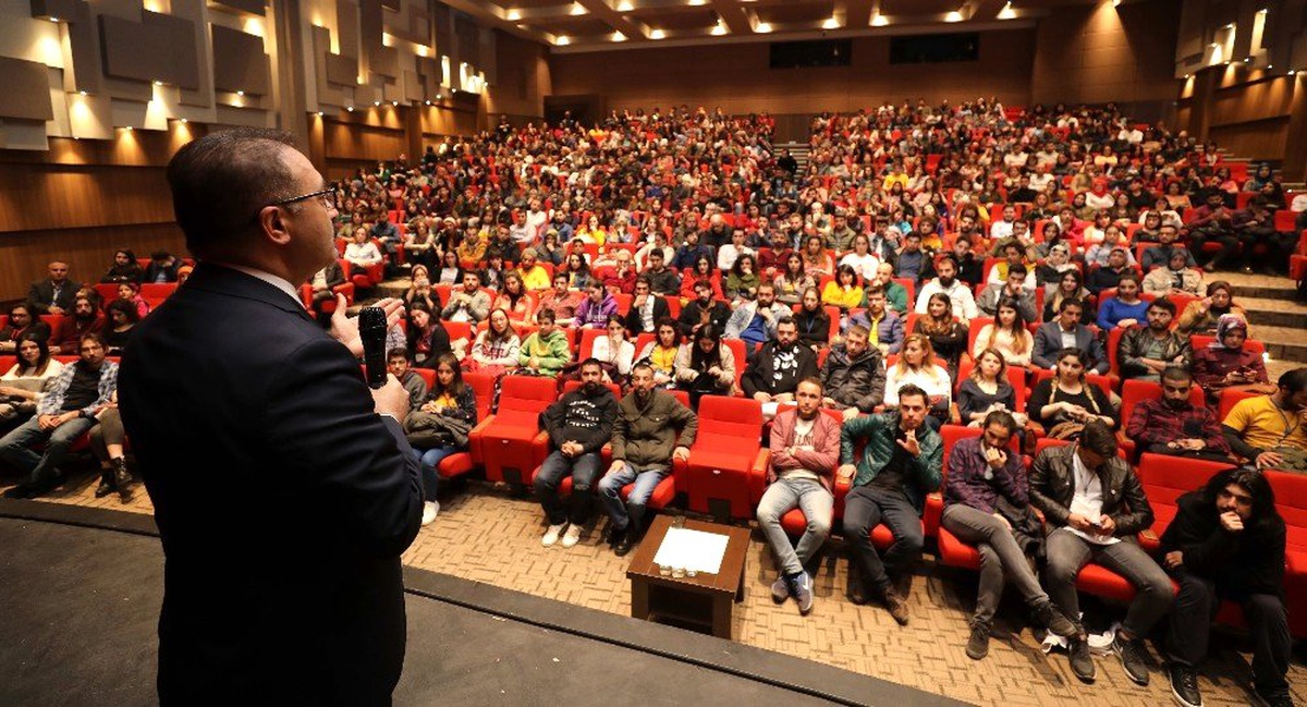 Gaün\'de Gerçekleşen Tiyatro Festivalini 10 Bin Kişi İzledi