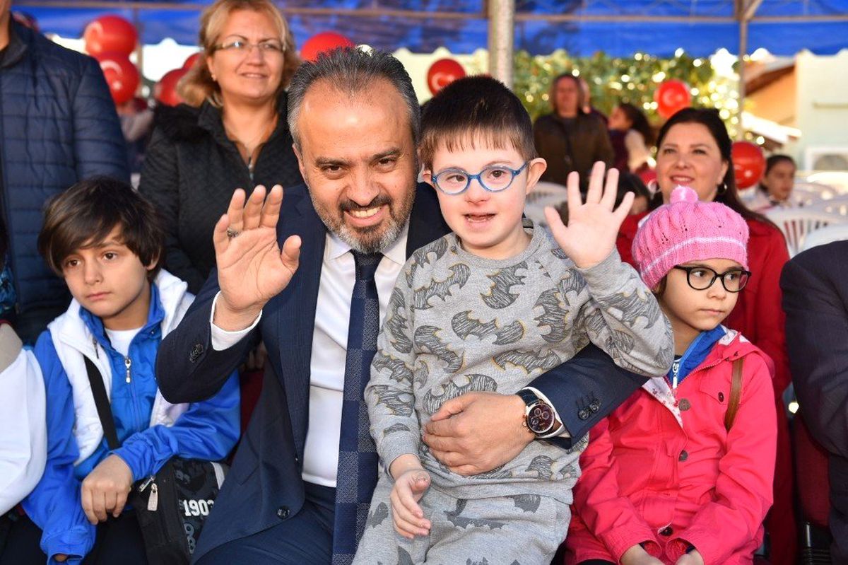 Hayvanat Bahçesi\'nde 23 Nisan Coşkusu
