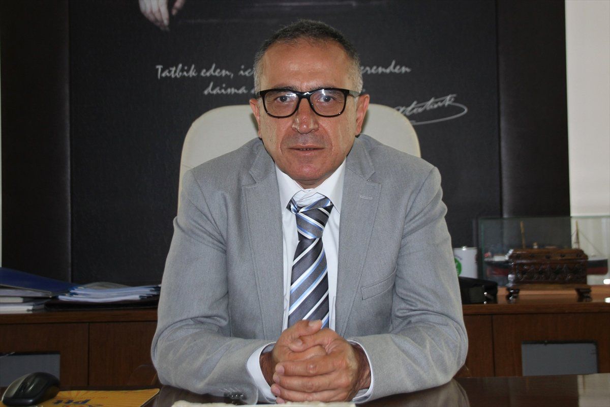 Hazreti İsa Olduğunu" İddia Eden Öğretmen Açığa Alındı