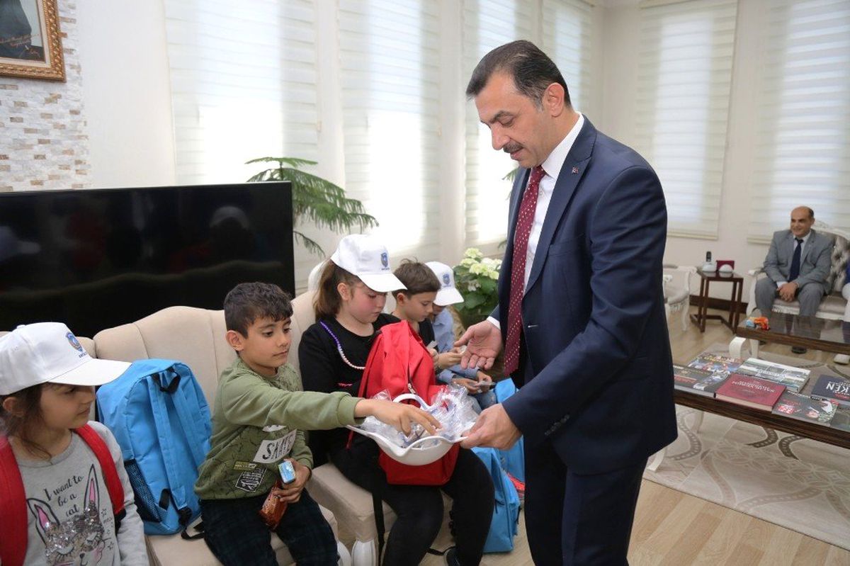 İl Emniyet Müdürü Ulucan\'a, Öğrencilerden Ziyaret