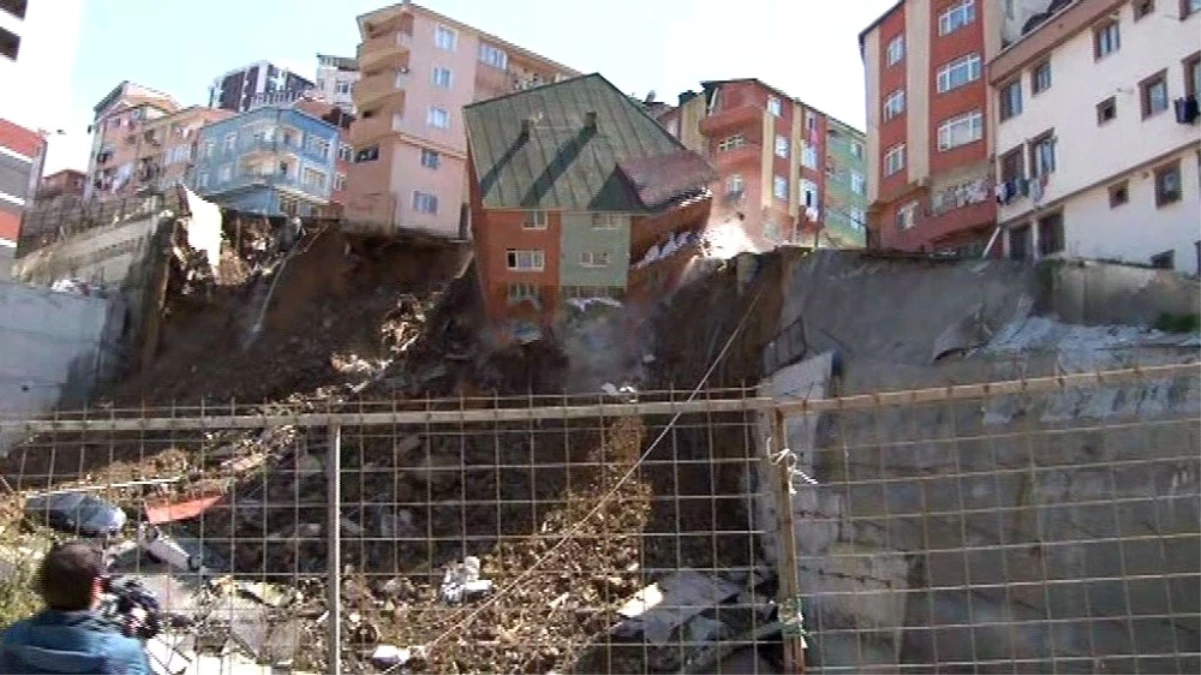 Kağıthane Yahya Kemal Mahallesi Akkaya Sokak\'ta Toprak Kaymasının Yaşandığı Alanda 1 Bina Çöktü.