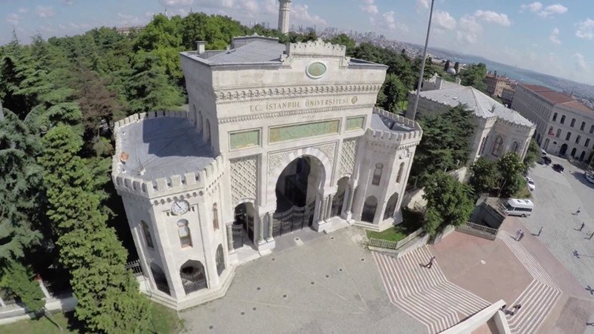 Kariyer Zirvesi Etkinliği 24-25 Nisan\'da İstanbul Üniversitesi\'nde