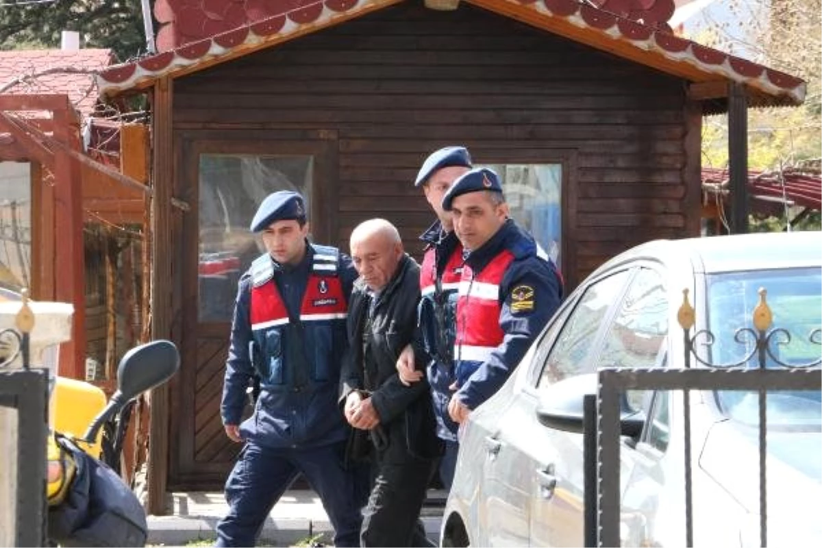 Kılıçdaroğlu\'na Yumruk Atan Saldırgan ile 5 Kişi Gözaltında (2)