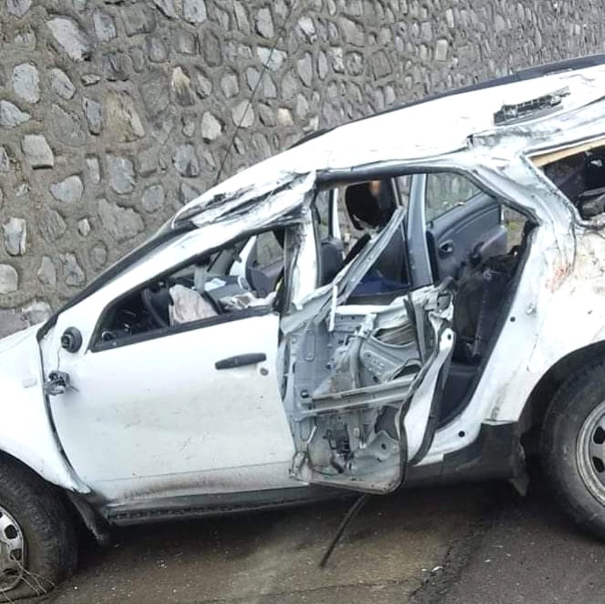 Kontrolden Çıkan Cip İstinat Duvarına Çarptı: 2 Ölü, 3 Yaralı
